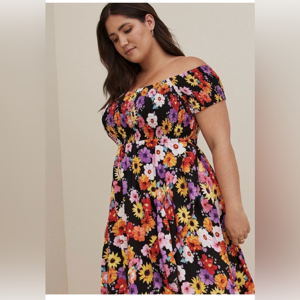 NWOT Torrid Floral Off-Shoulder Dress size 3X 🌸🌺🌹 BG 03